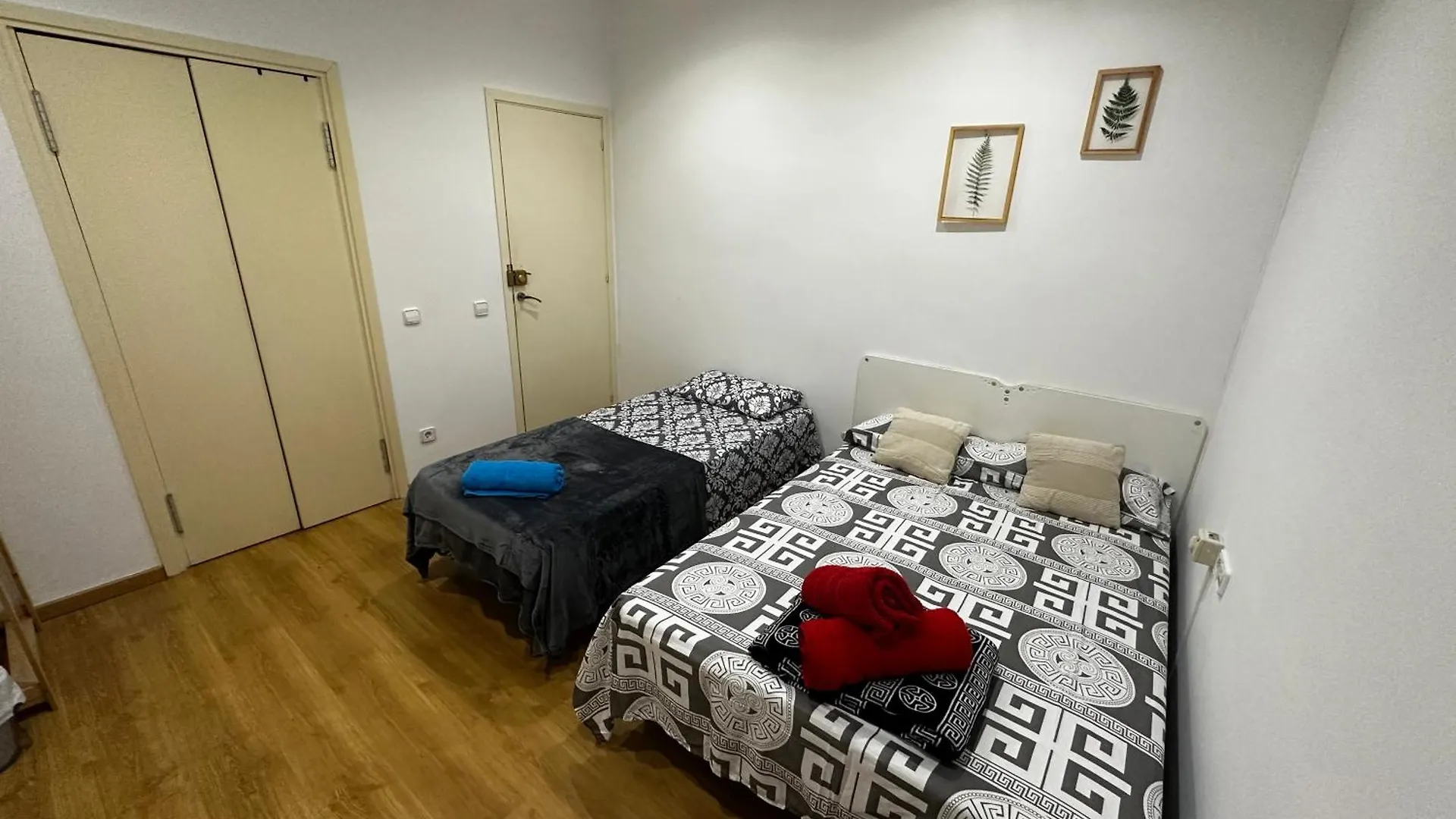 בית הארחה ברצלונה Bright Rooms Near Plaza Espana