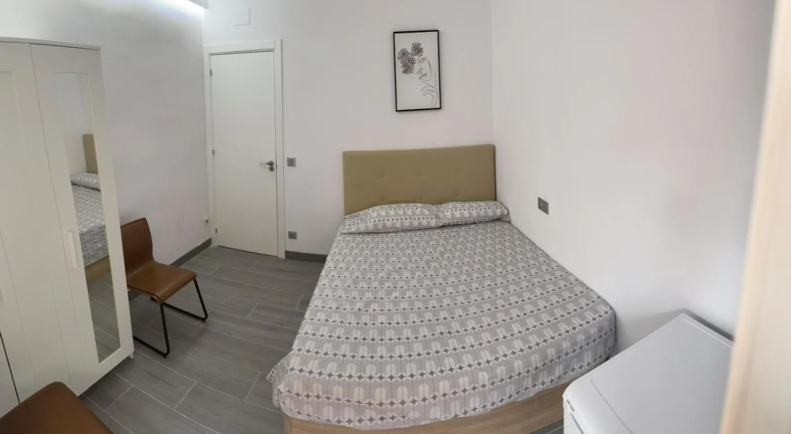 Guest house Bright Rooms Near Plaza Espana Barcelona